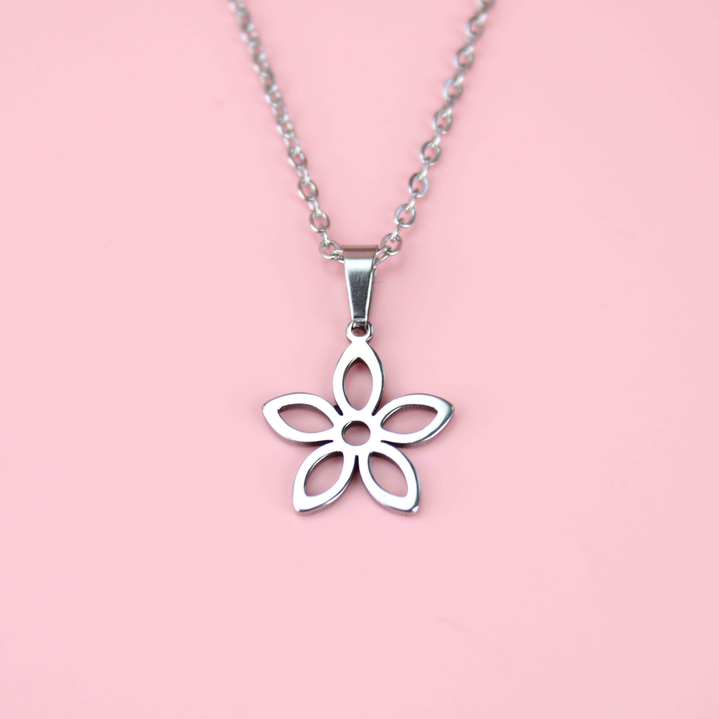 Cut Out Daisy Necklace
