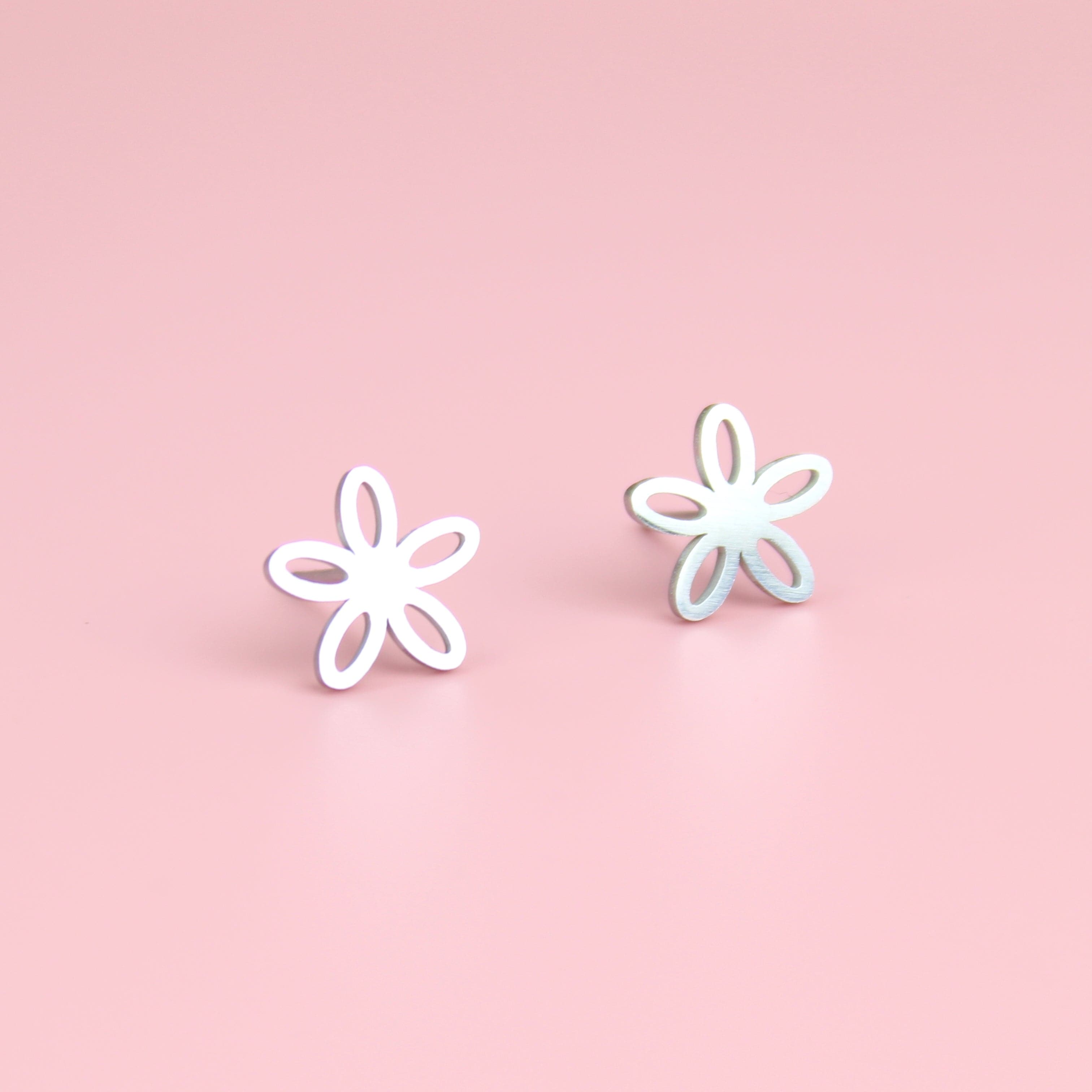 Cut Out Daisy Stud Earrings